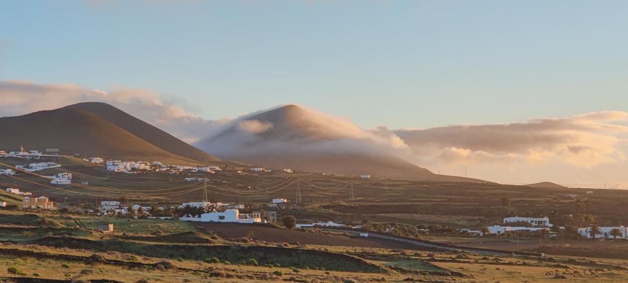 Апартаменти Gemuetliche Holzjurte La Asomada Lanzarote Тіас Екстер'єр фото